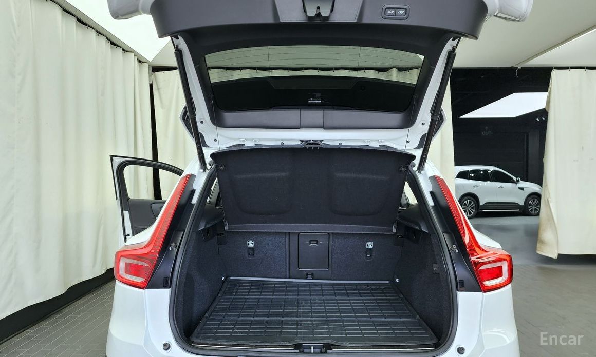 Volvo XC40B4 Ultimate Bright №21