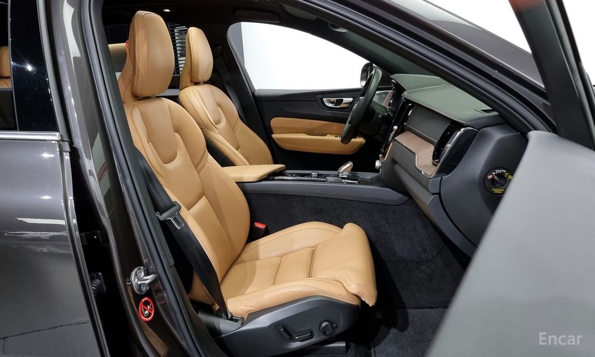 XC60 2nd Generation B5 Inspiration 12
