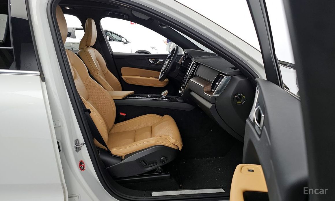 XC60 2nd Generation B5 Inspiration 12