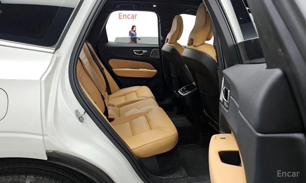 XC60 2nd Generation B5 Inspiration 13