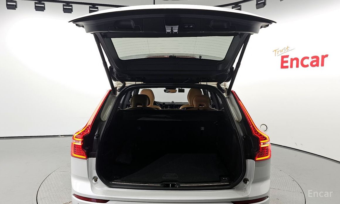 XC60 2nd Generation B5 Inspiration 21