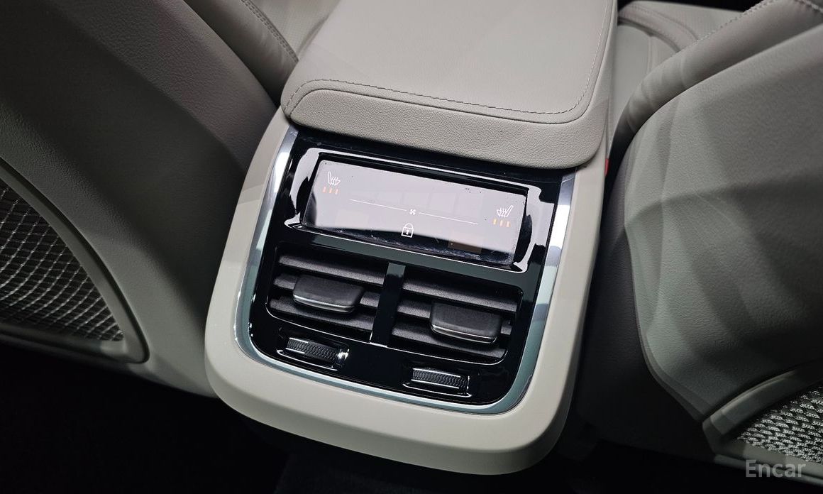 Volvo XC60 2nd Generation B5 Inspiration №21