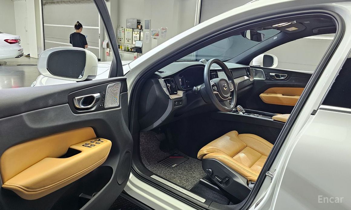 XC60 2nd Generation B5 Inspiration 11
