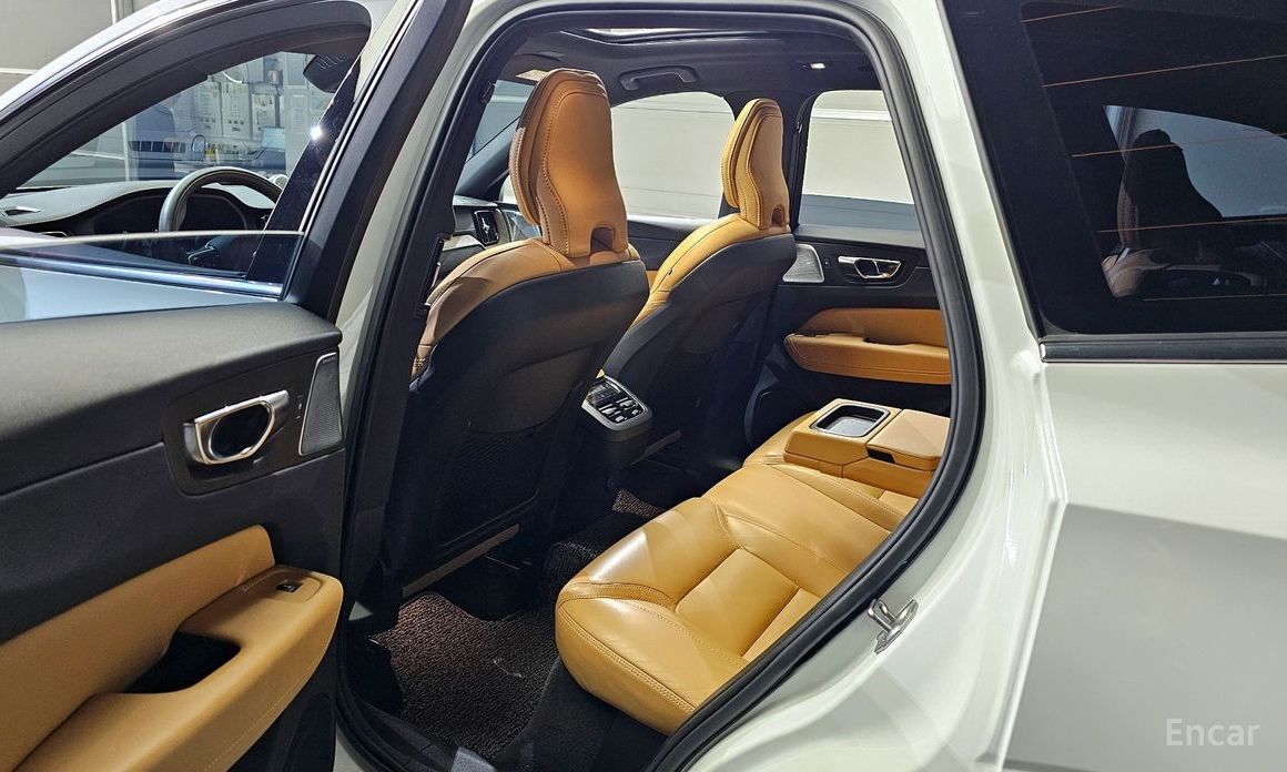 XC60 2nd Generation B5 Inspiration 12