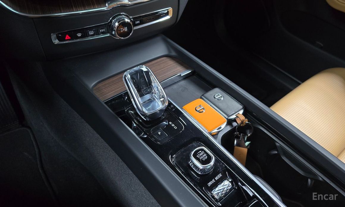 XC60 2nd Generation B6 Inspiration 10