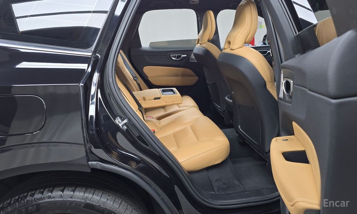 XC60 2nd Generation B6 Inspiration 13