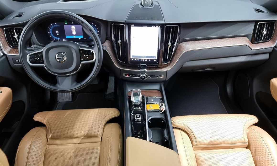 XC60 2nd Generation B6 Inspiration 8