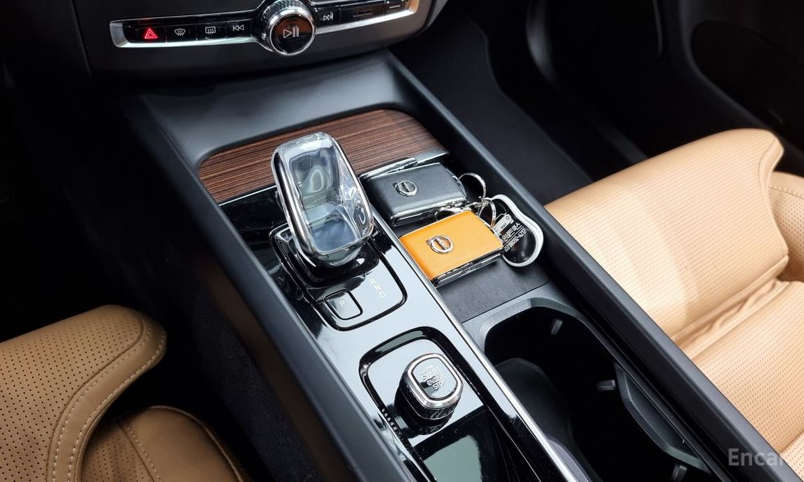 XC60 2nd Generation B6 Inspiration 10