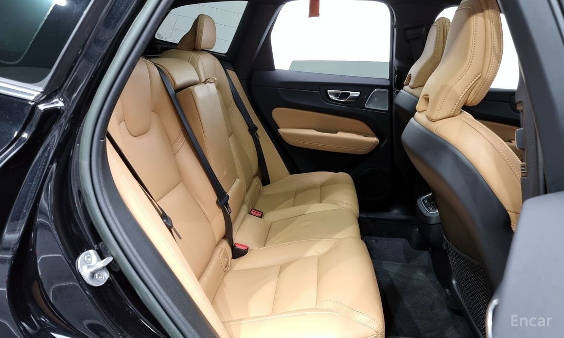 XC60 2nd Generation B6 Inspiration 13