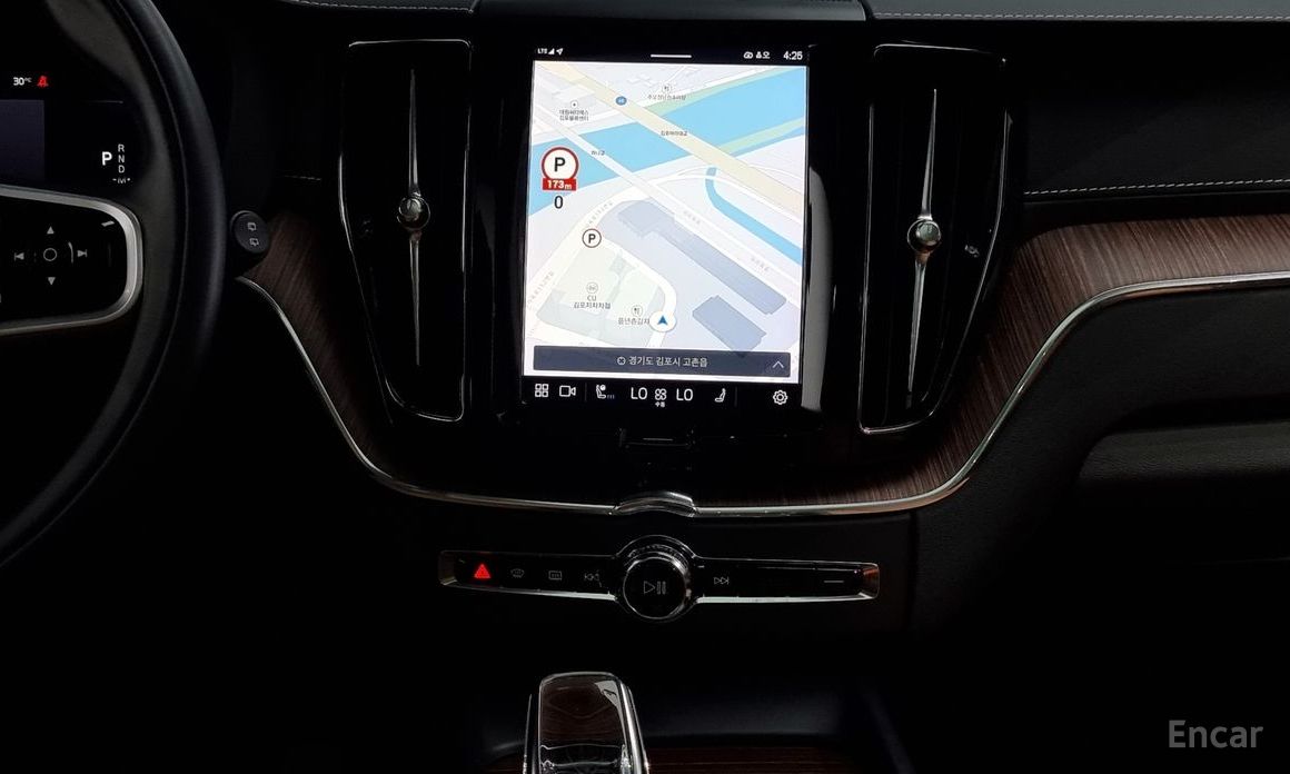 XC60 2nd Generation B6 Inspiration 15
