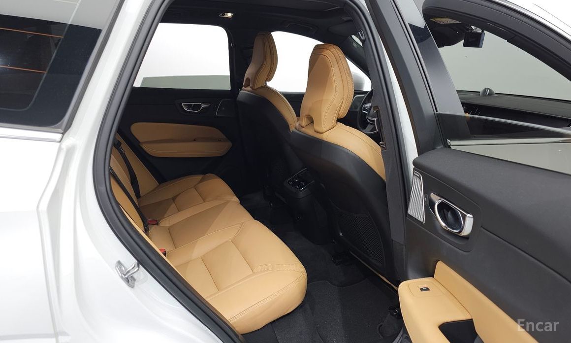 Volvo XC60 2nd Generation B6 Inspiration №13