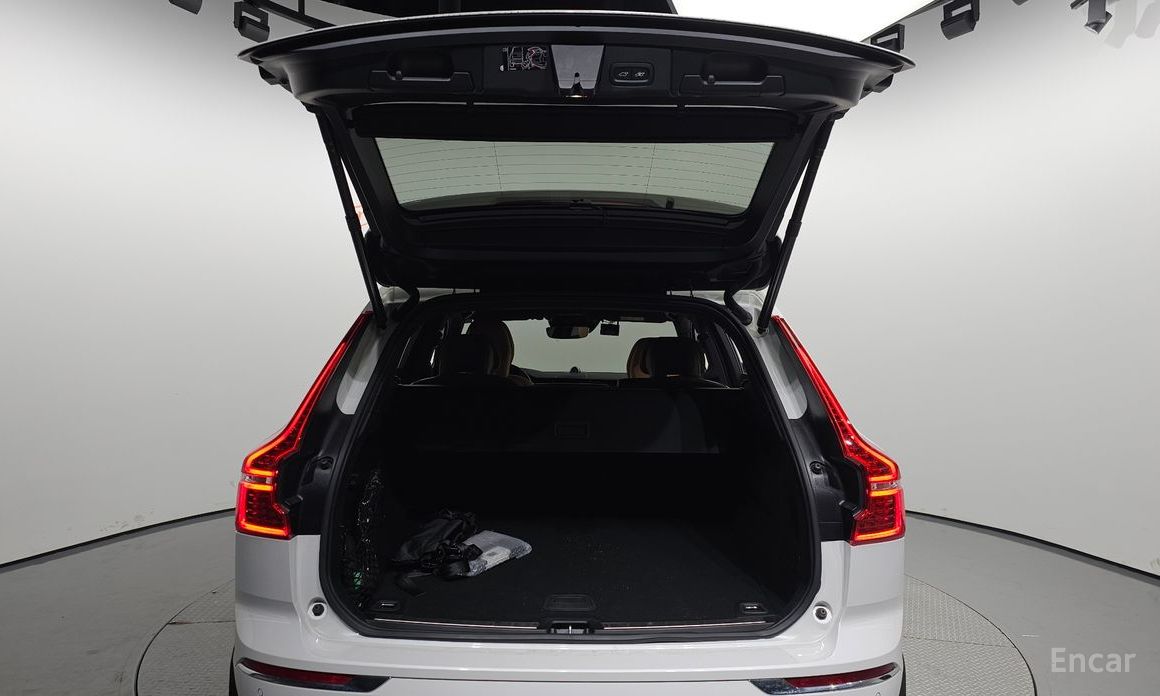 Volvo XC60 2nd Generation B6 Inspiration №21
