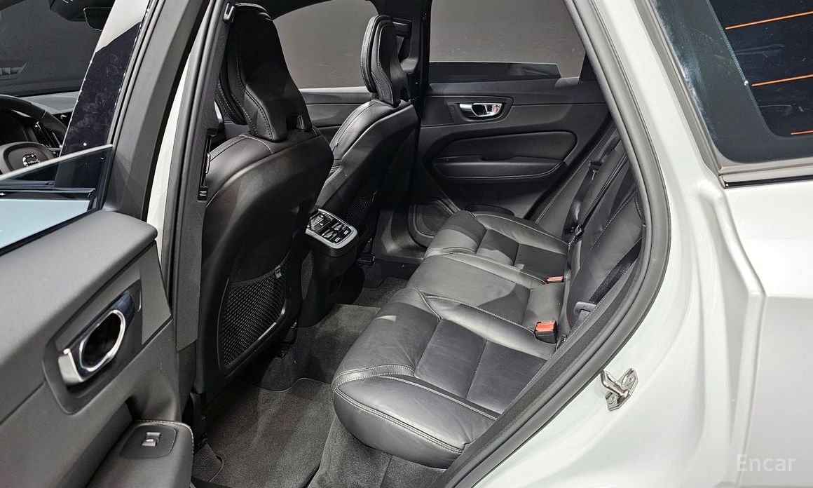 Volvo XC60 Second Generation B6 R-Design №13