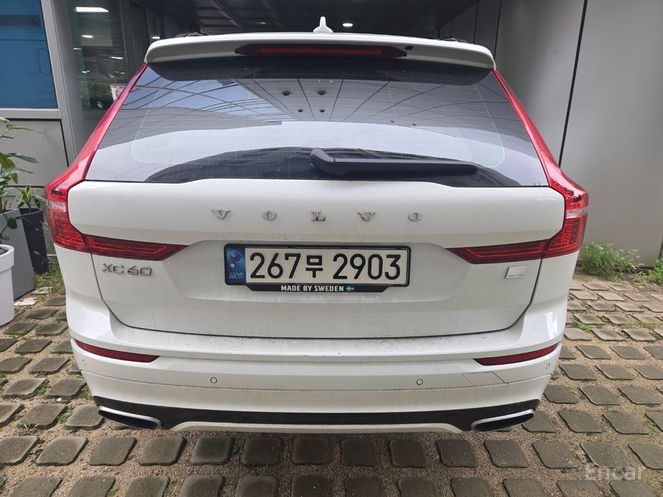 XC60 Second Generation T8 R-Design 3
