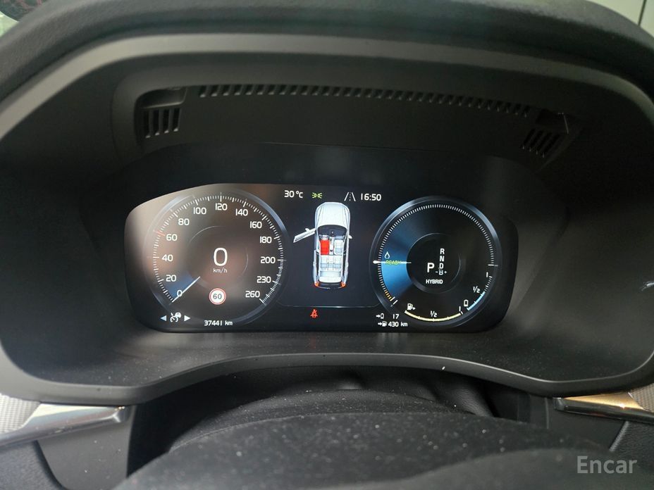 XC60 Second Generation T8 R-Design 6