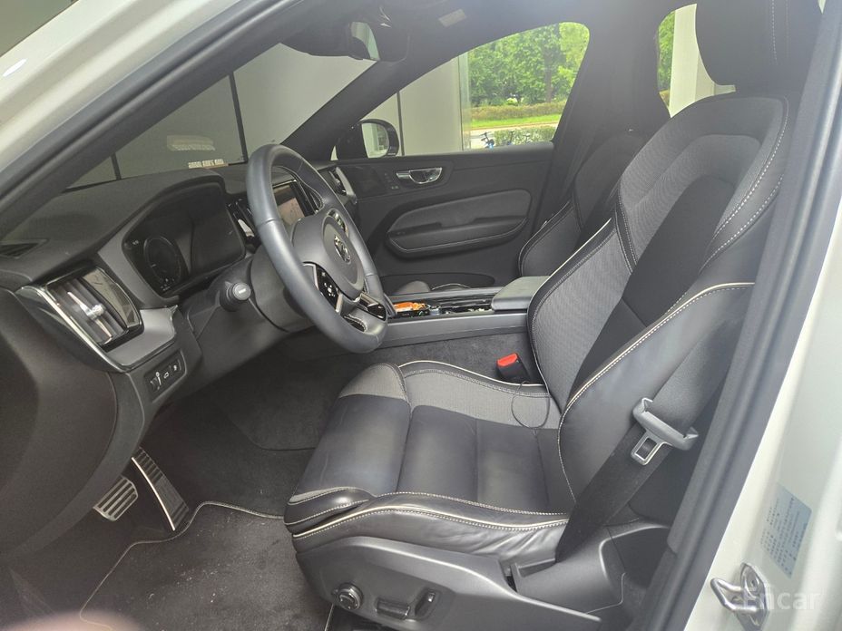 XC60 Second Generation T8 R-Design 8