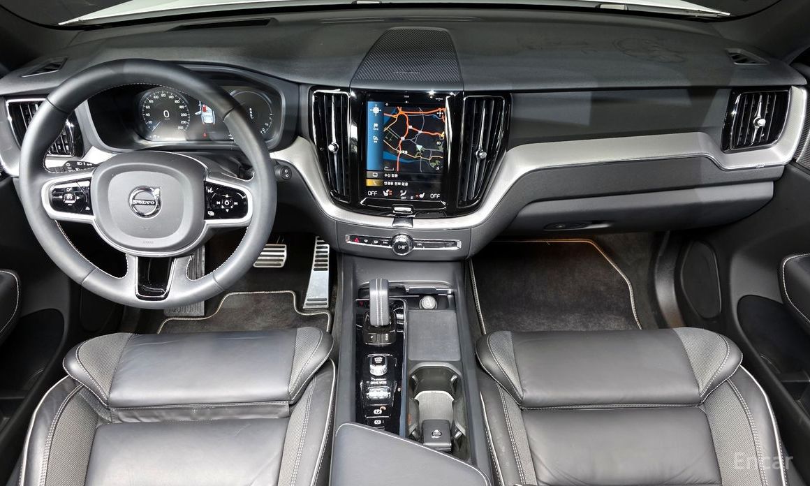 Volvo XC60 Second Generation T8 R-Design №8