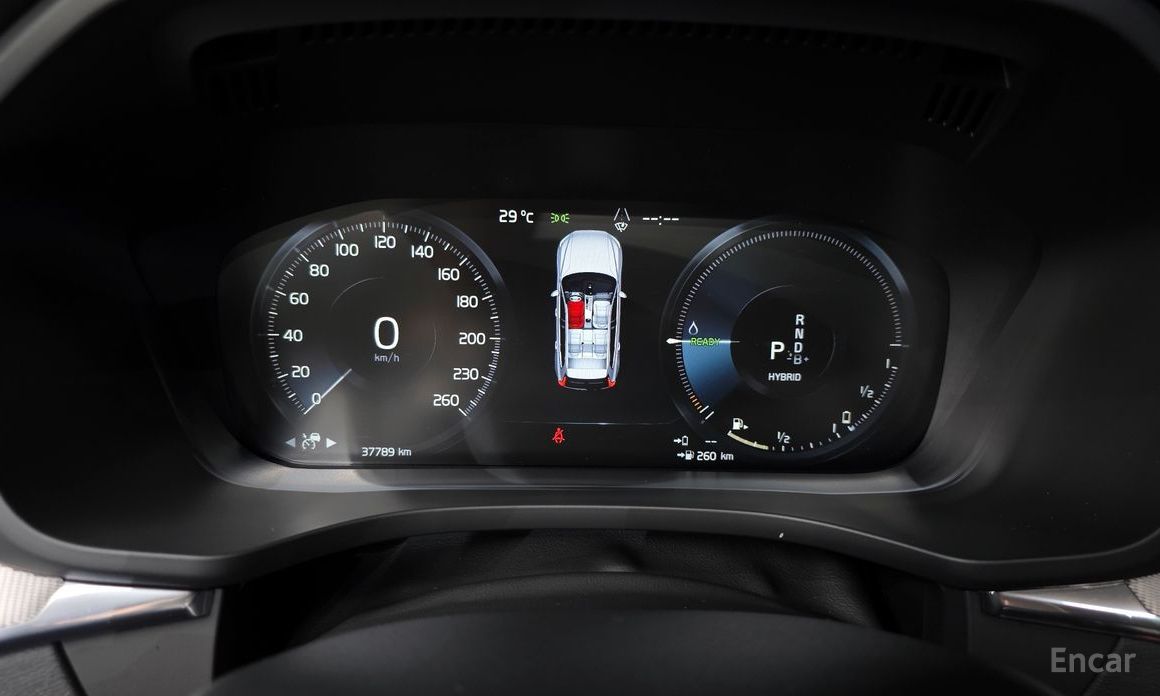 Volvo XC60 Second Generation T8 R-Design №9