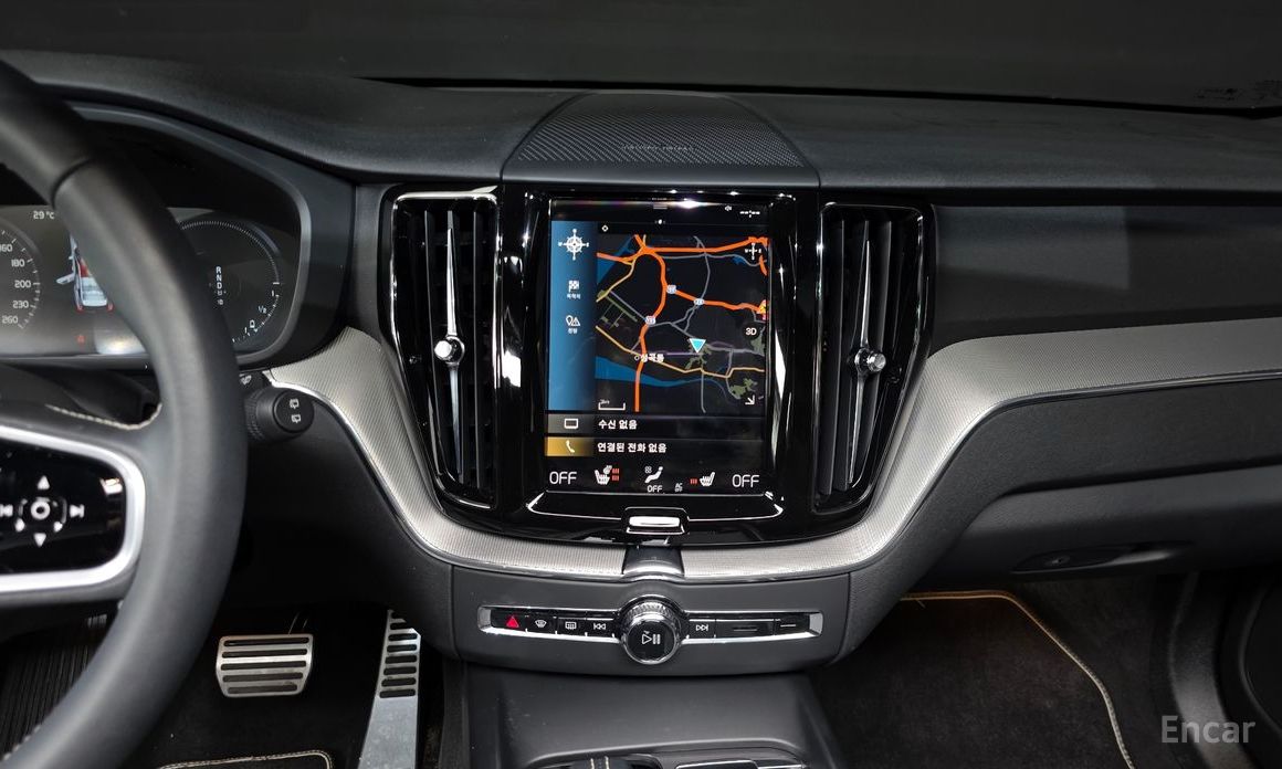 Volvo XC60 Second Generation T8 R-Design №19