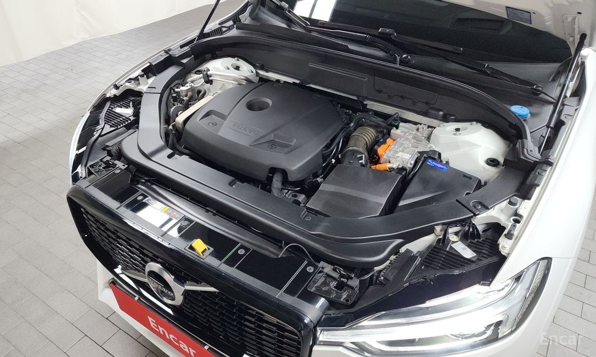 Volvo XC60 Second Generation T8 R-Design №7
