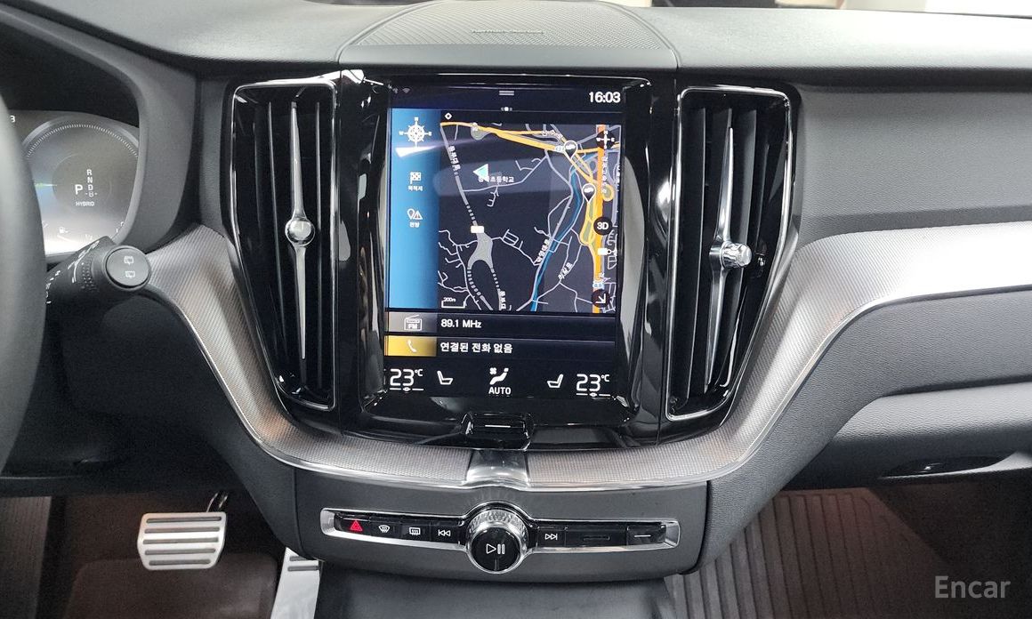 Volvo XC60 Second Generation T8 R-Design №15