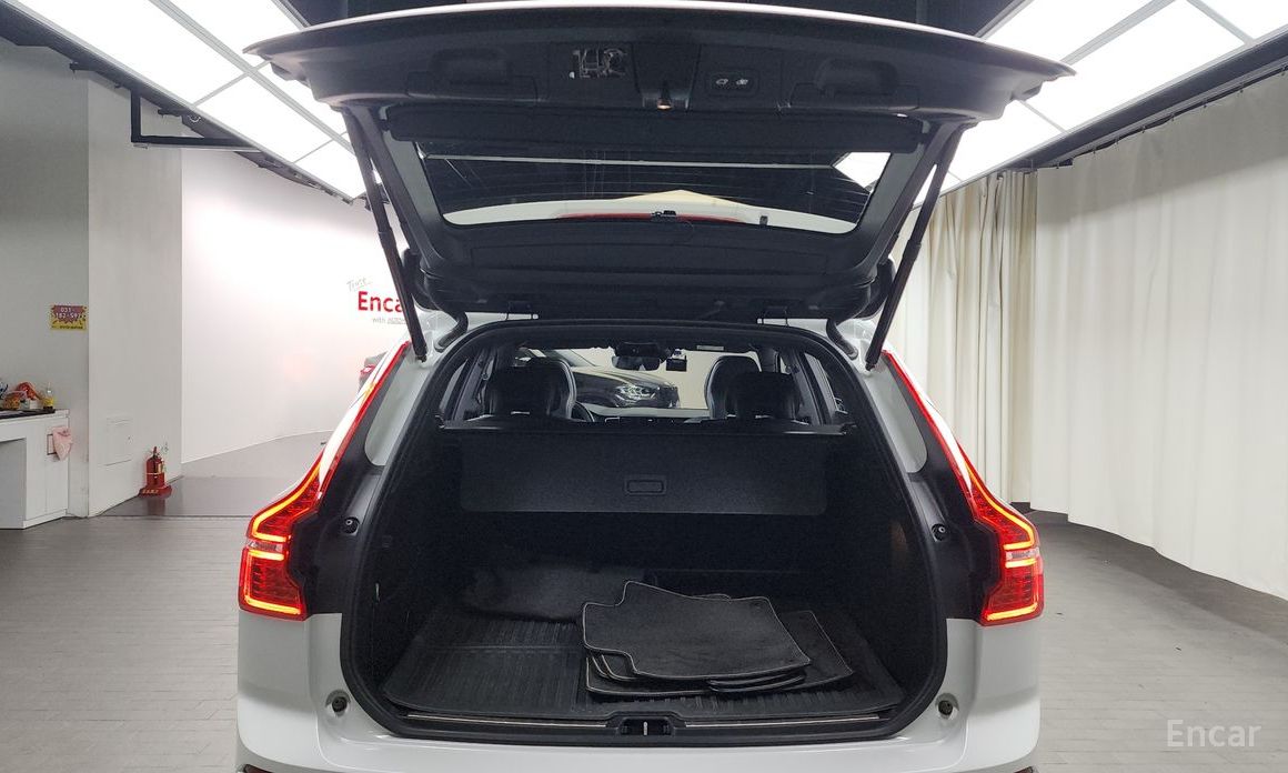 Volvo XC60 Second Generation T8 R-Design №21