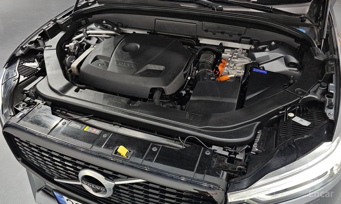 Volvo XC60 Second Generation T8 R-Design №7