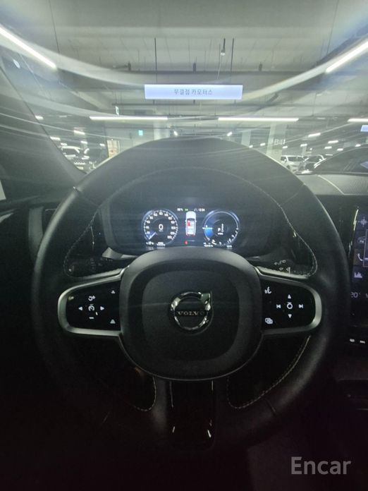 Volvo XC60 Second Generation T8 R-Design №9