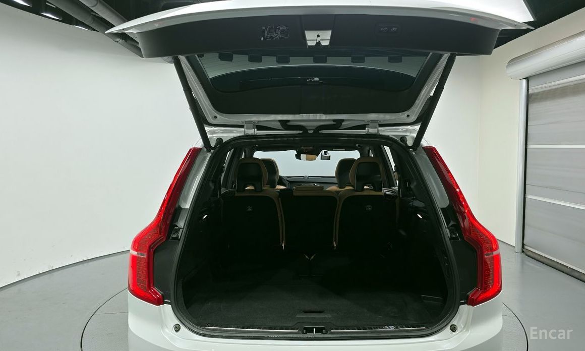 XC90 2nd Generation T8 Ultimate Bright Hybrid 21
