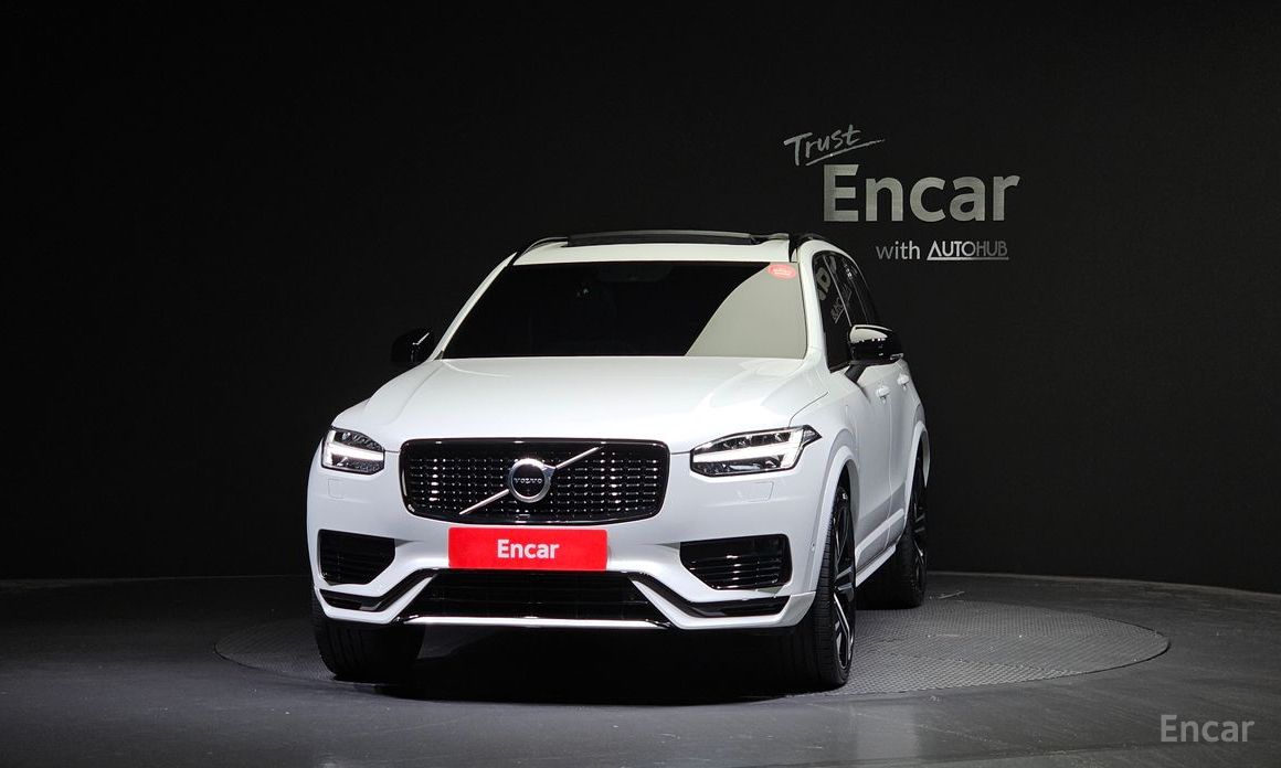 XC90 Second Generation T8 R-Design Hybrid 4
