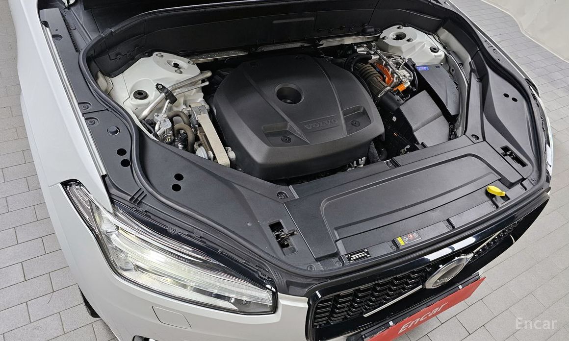 XC90 Second Generation T8 R-Design Hybrid 7