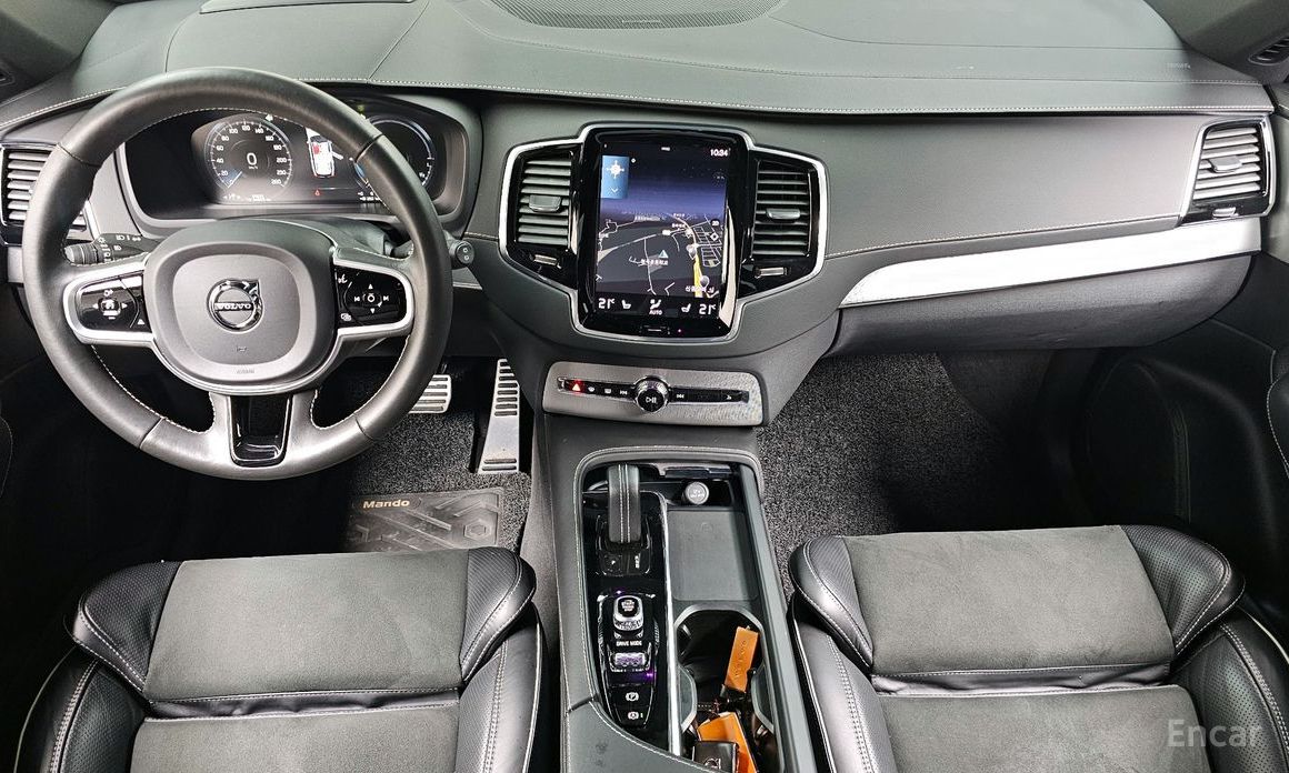 XC90 Second Generation T8 R-Design Hybrid 8