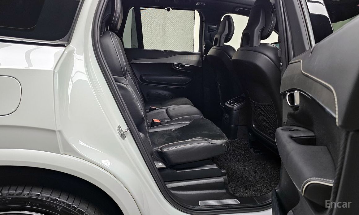 XC90 Second Generation T8 R-Design Hybrid 13