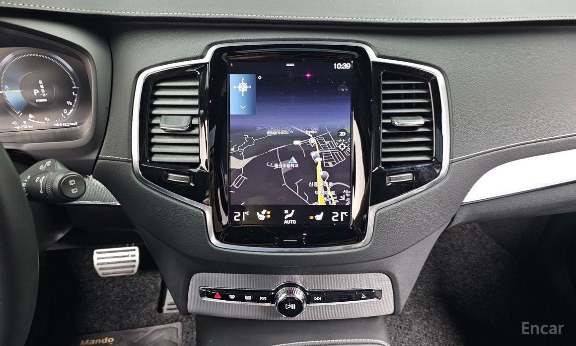 XC90 Second Generation T8 R-Design Hybrid 15