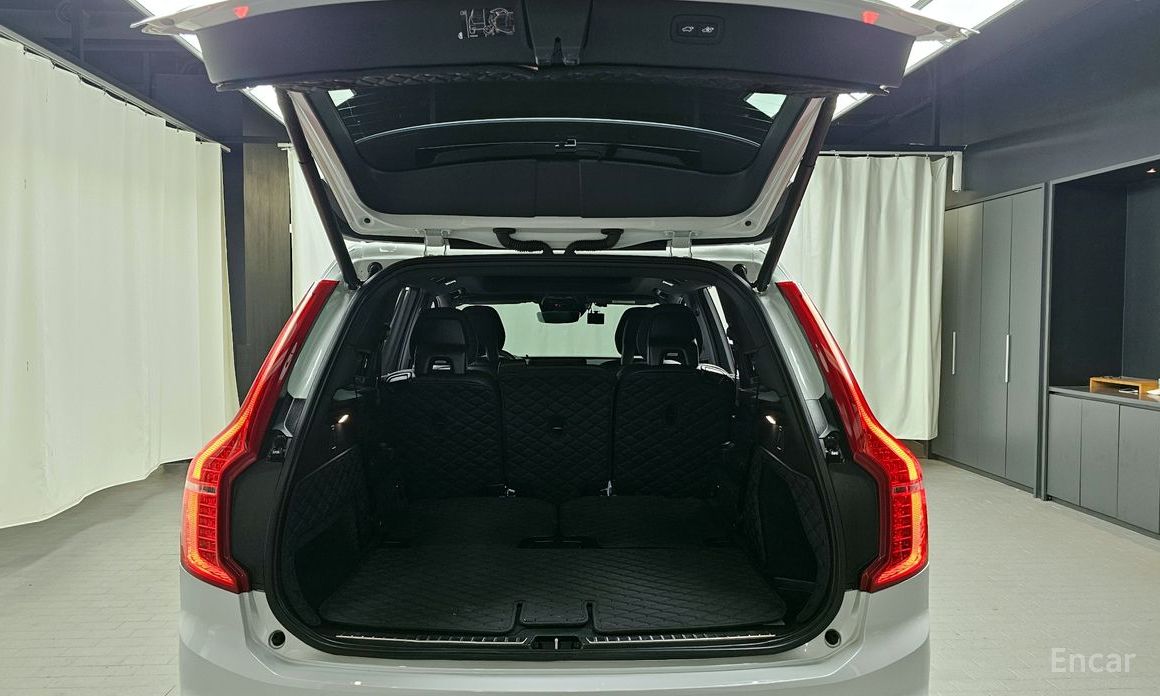 XC90 Second Generation T8 R-Design Hybrid 21