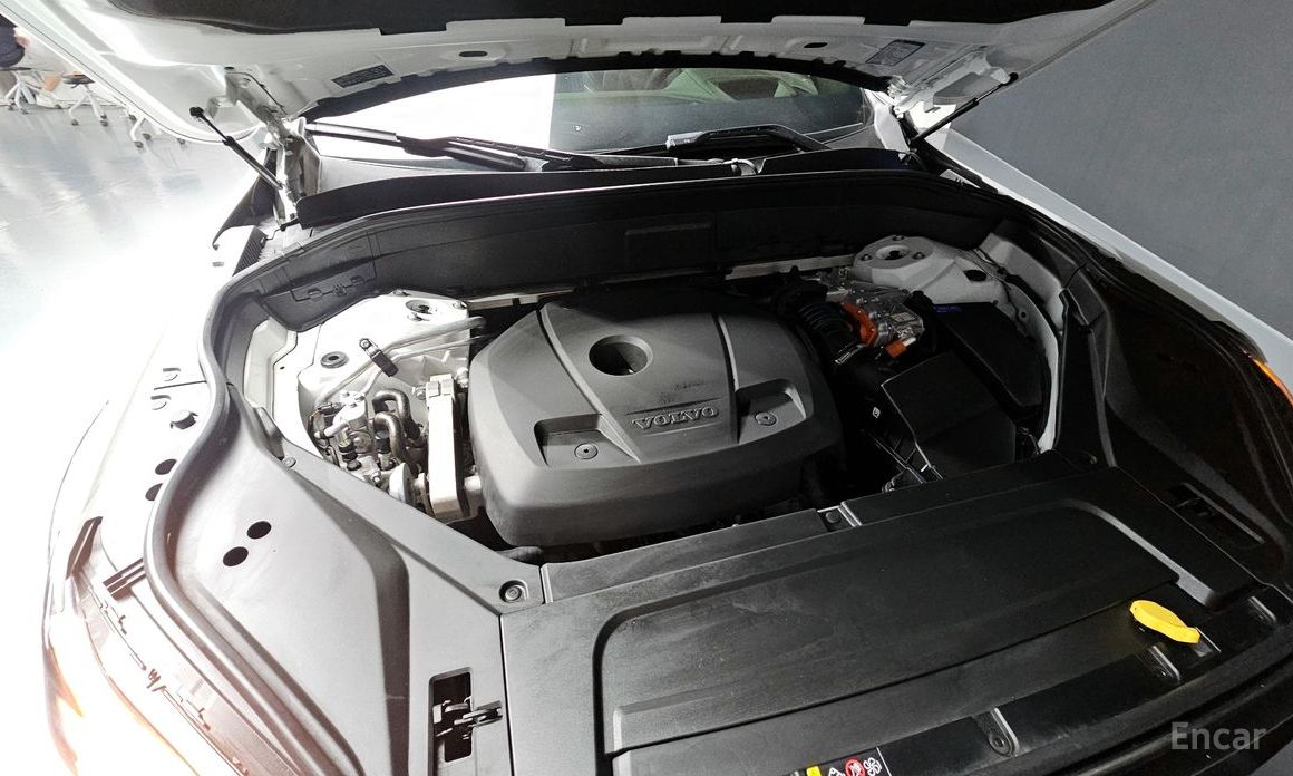 Volvo XC90 Second Generation T8 R-Design Hybrid №7