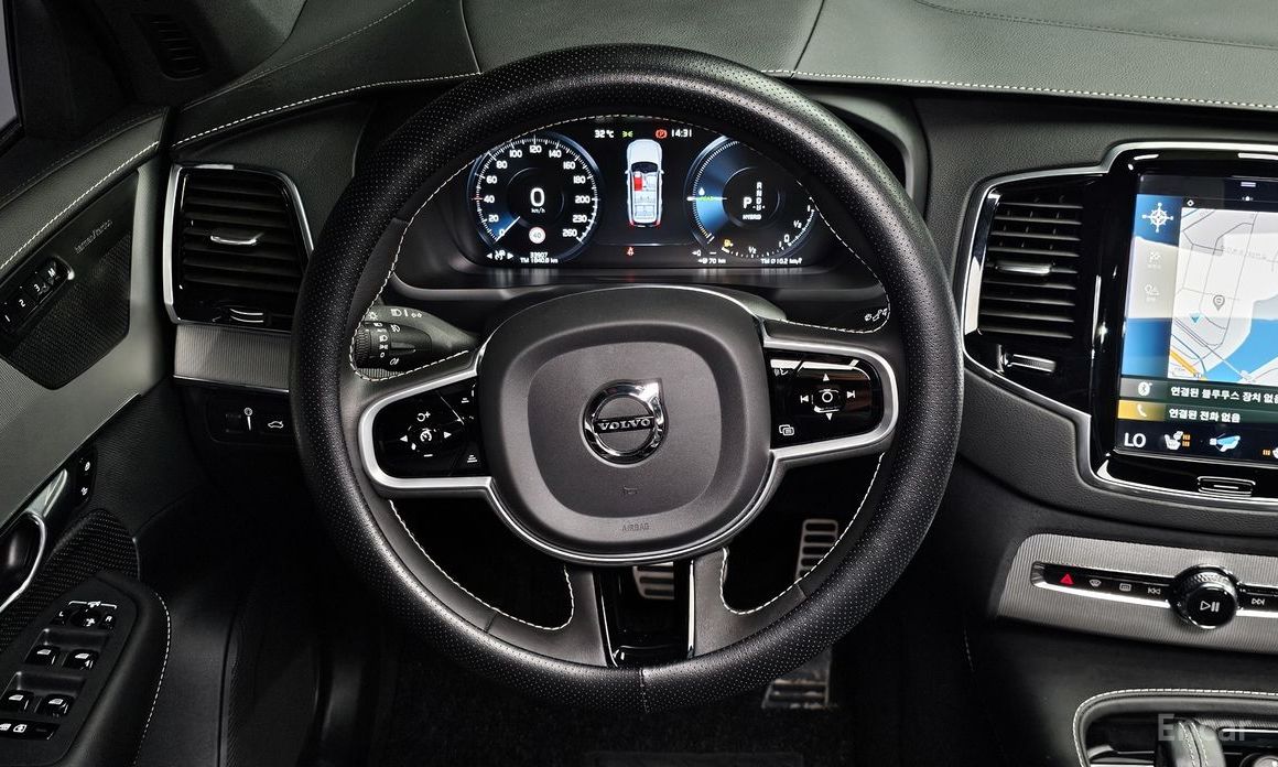 Volvo XC90 Second Generation T8 R-Design Hybrid №14