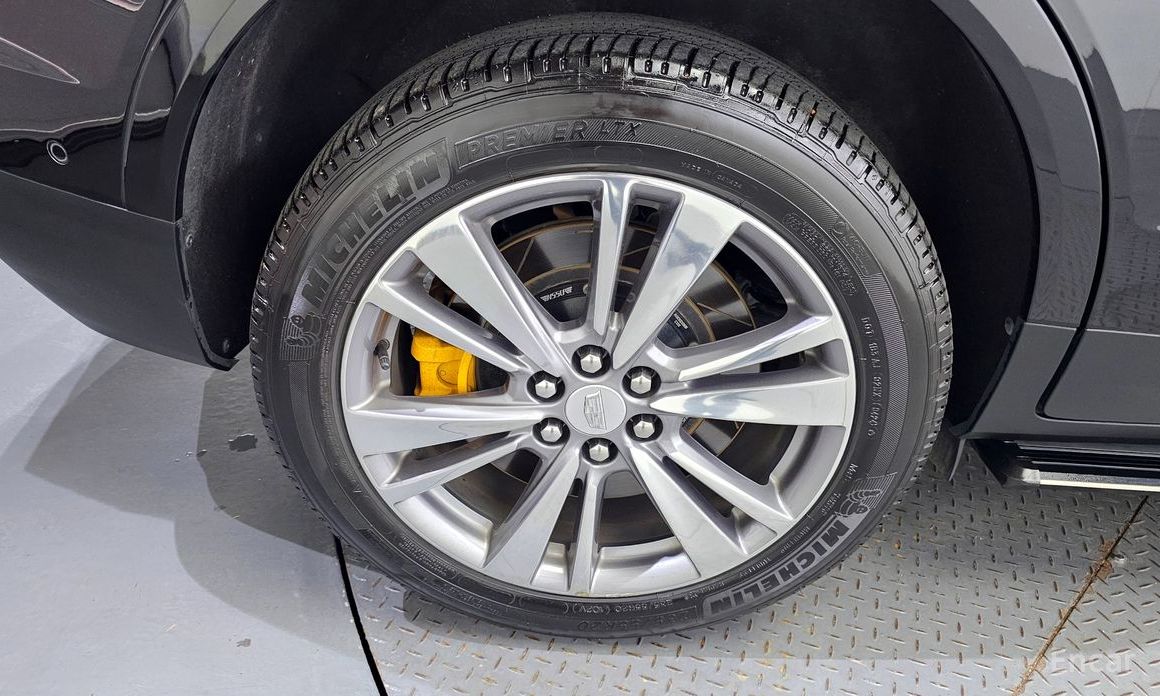 XT53. 6 Premium Luxury AWD 6
