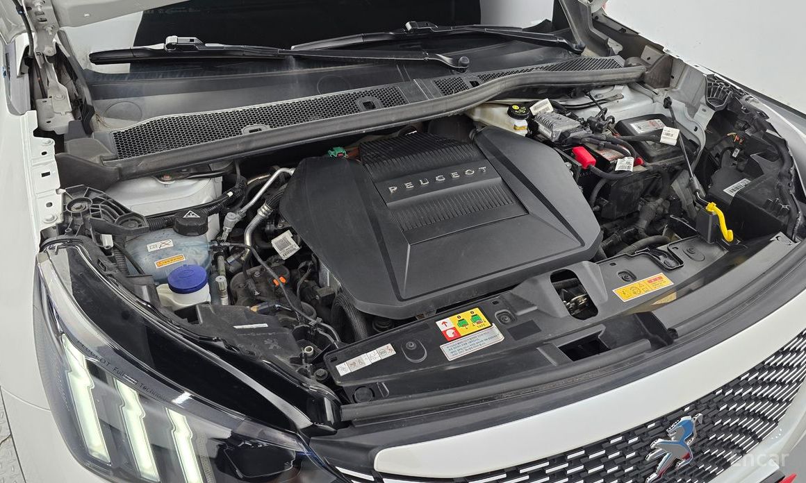 Peugeot e-2008 Second Generation EV GT №7
