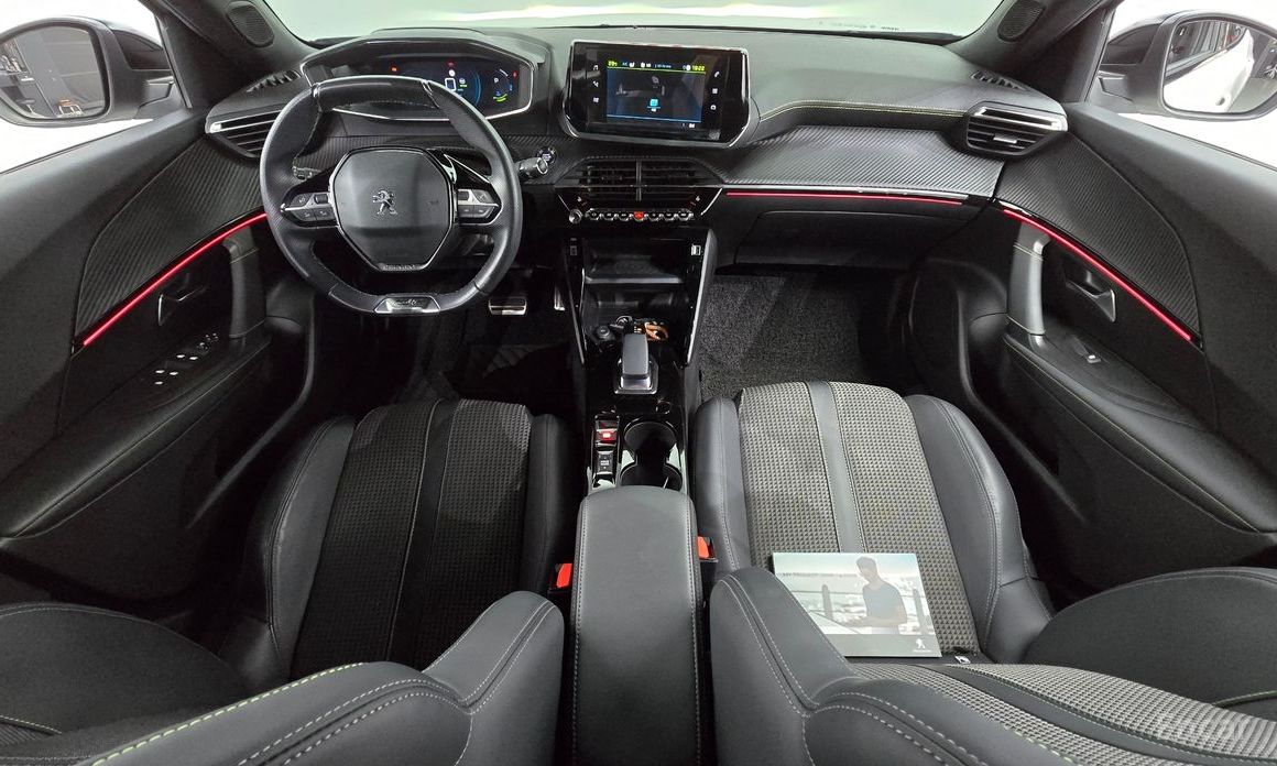 Peugeot e-2008 Second Generation EV GT №8