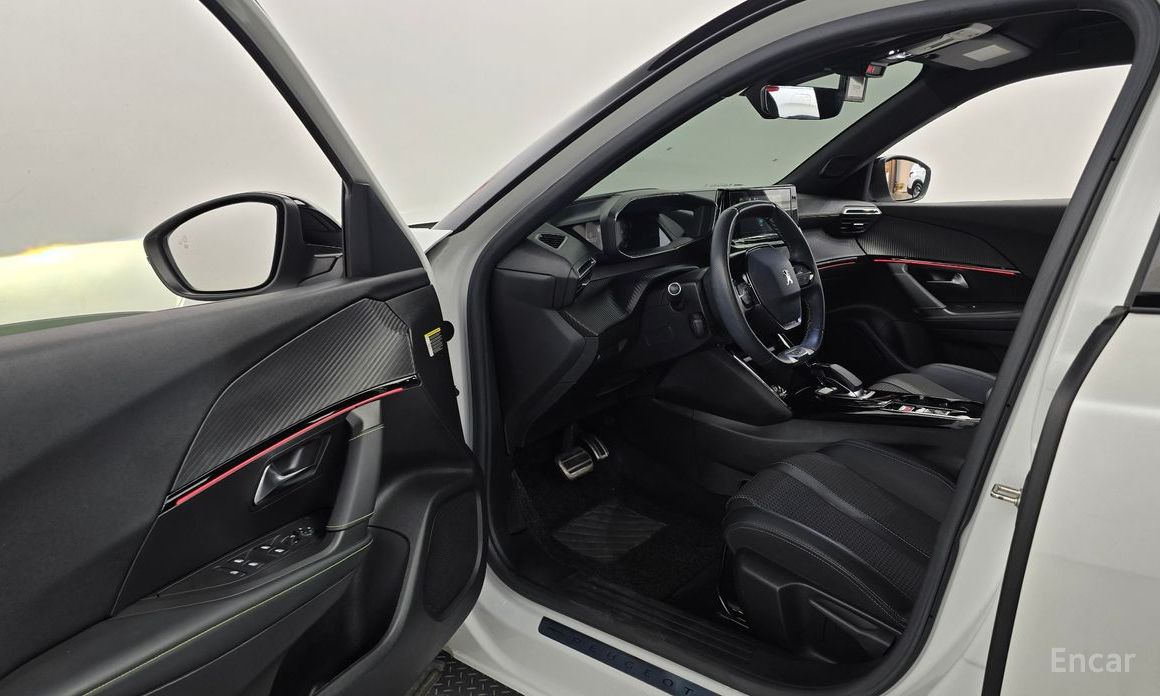 Peugeot e-2008 Second Generation EV GT №11