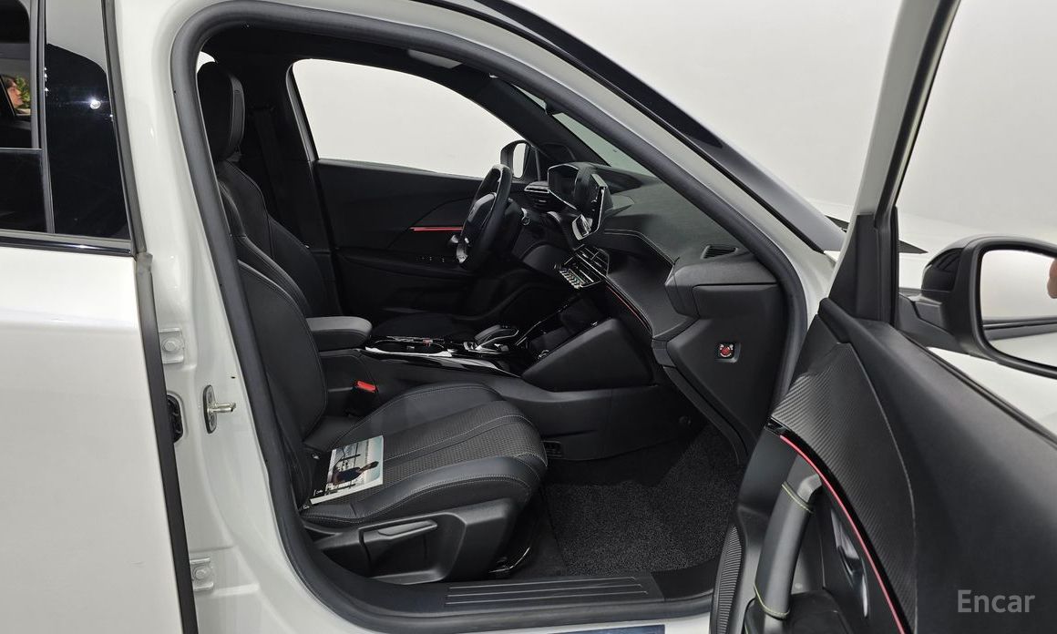 Peugeot e-2008 Second Generation EV GT №12