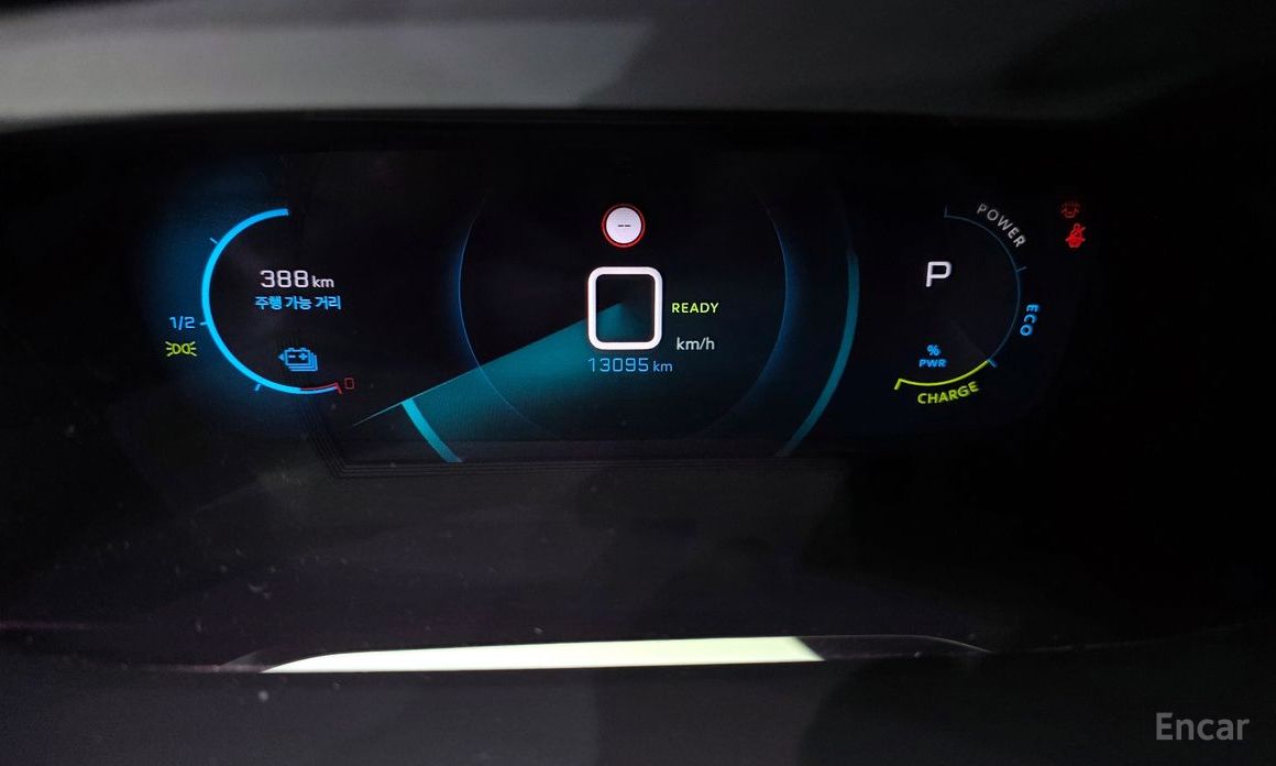 Peugeot e-2008 Second Generation EV GT №9