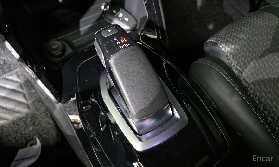 Peugeot e-2008 Second Generation EV GT №10