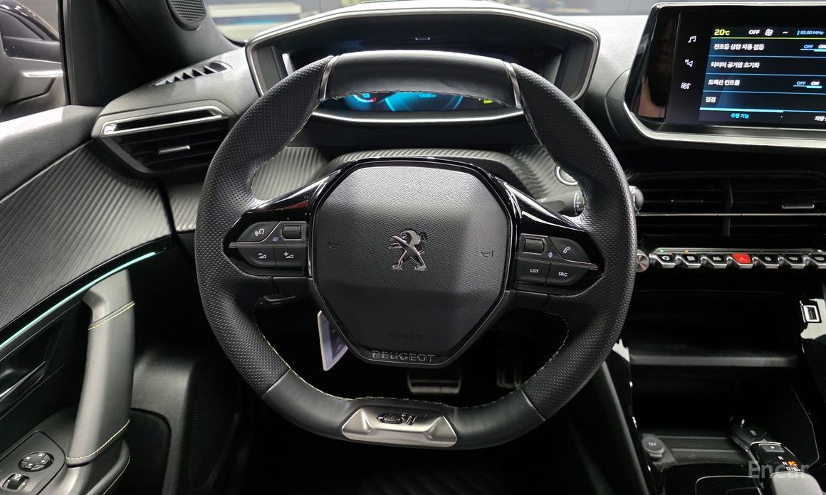Peugeot e-2008 Second Generation EV GT №14
