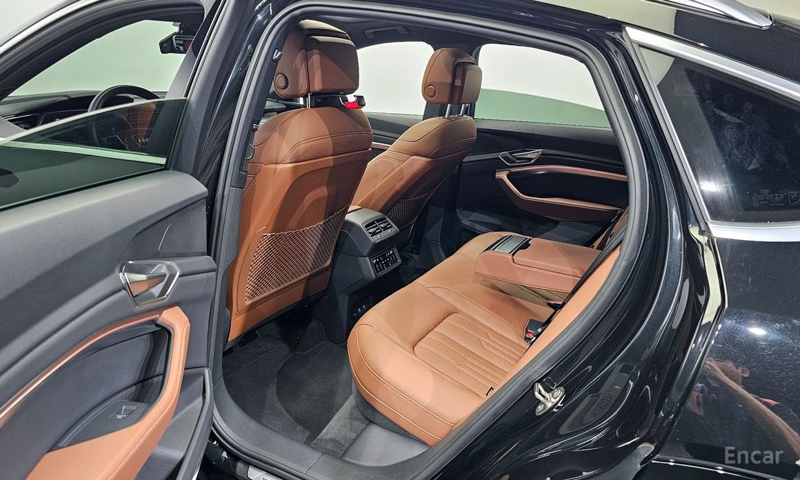 e-Tron 55 Quattro Sportback 12
