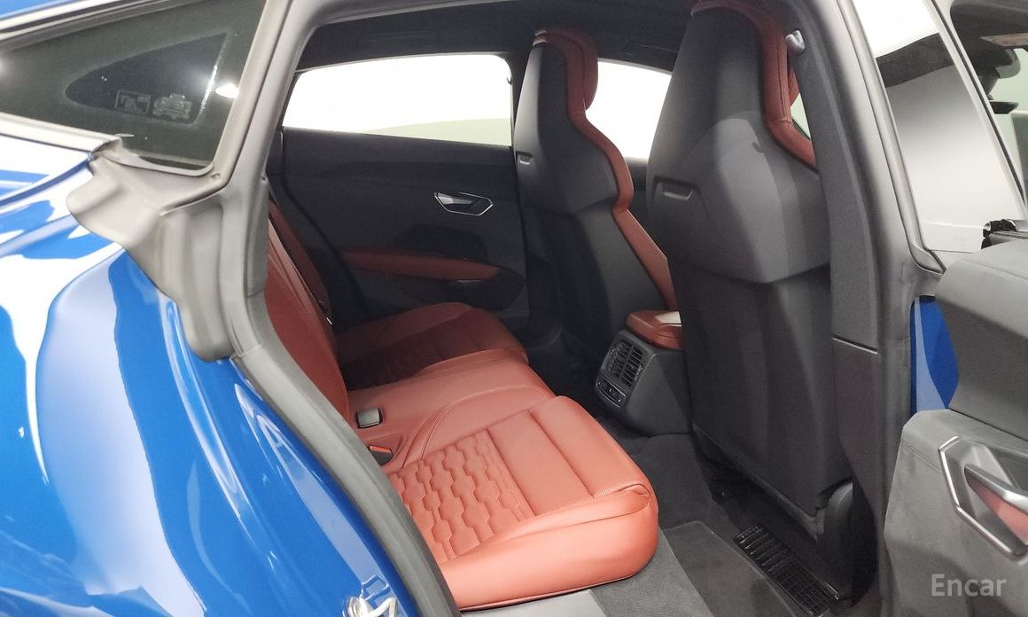 e-Tron GTGT Quattro Premium 13