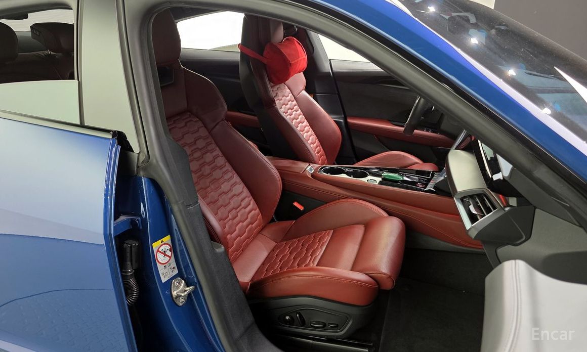 e-Tron GTGT Quattro Premium 13